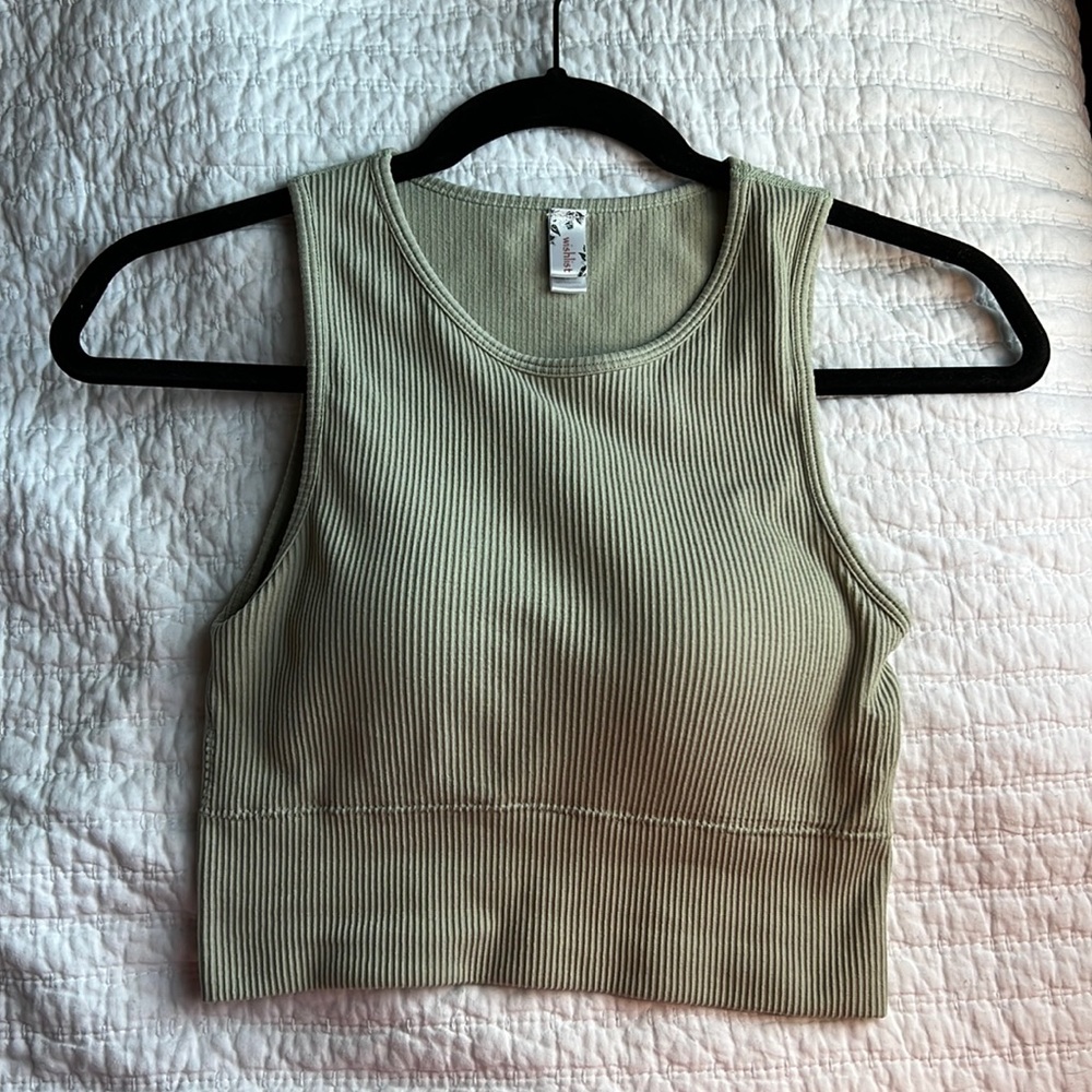Crop Top in Green. Brand: Wishlist. Size: M